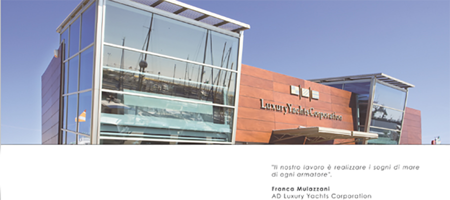 Progetto Grafico Pagina Pubblicitaria Ferretti 780 Per Luxury Yacht Corporation