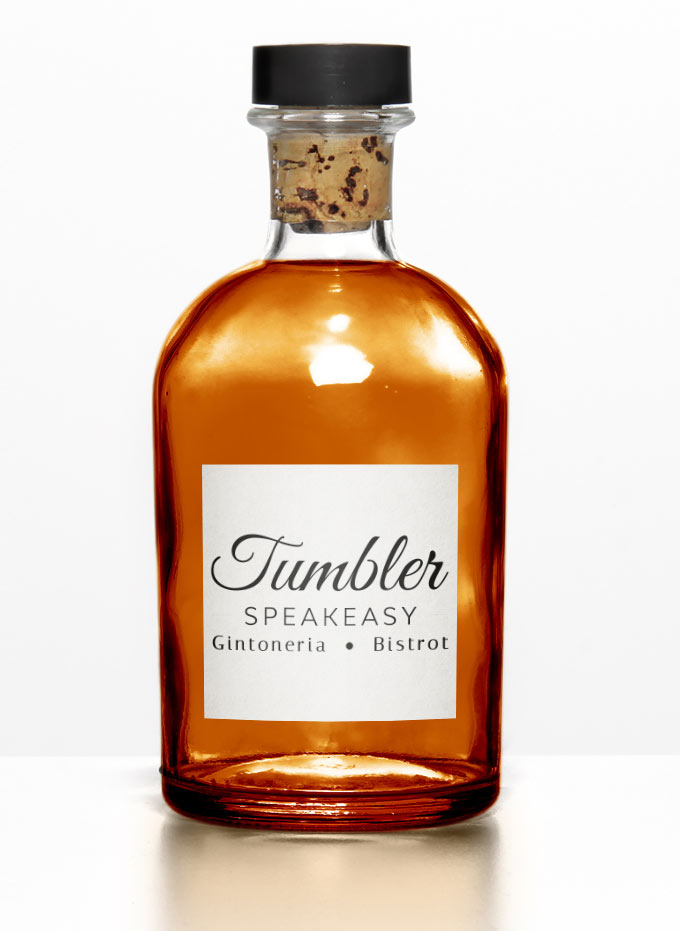 Speakeasy-MockUp-on-bottle-Logotipo mockup Logotipo del al Tumbler Speakasy